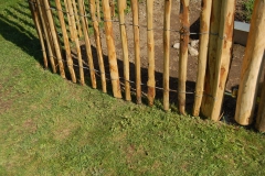 Staketenzaun aufstehend