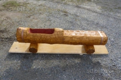 Brunnen-als-Bank-aus-Kastanienholz